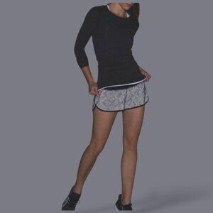 Lululemon Speed Short Ravish Reptile Silver Black / Black Size 2